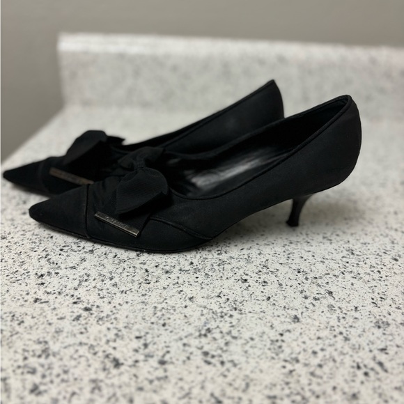CHANEL Vintage Black SATIN heels pumps with LOGO Bow detail Size: 38.5EU/8US - Picture 1 of 8